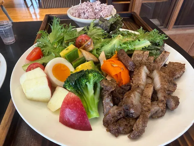 誠農食堂X翌莎咖啡
